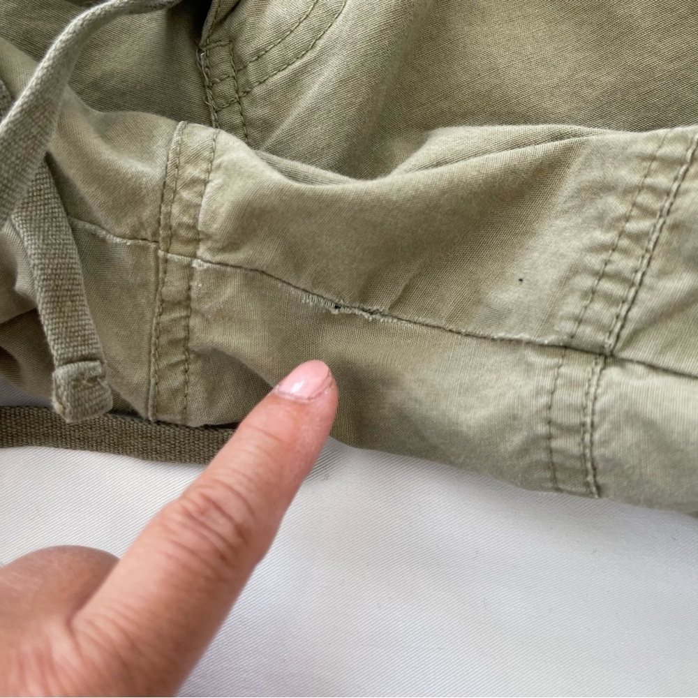 Abercrombie & Fitch Womens Pants Size S Green Low Rise Cargo Cropped Pants - Picture 11 of 16